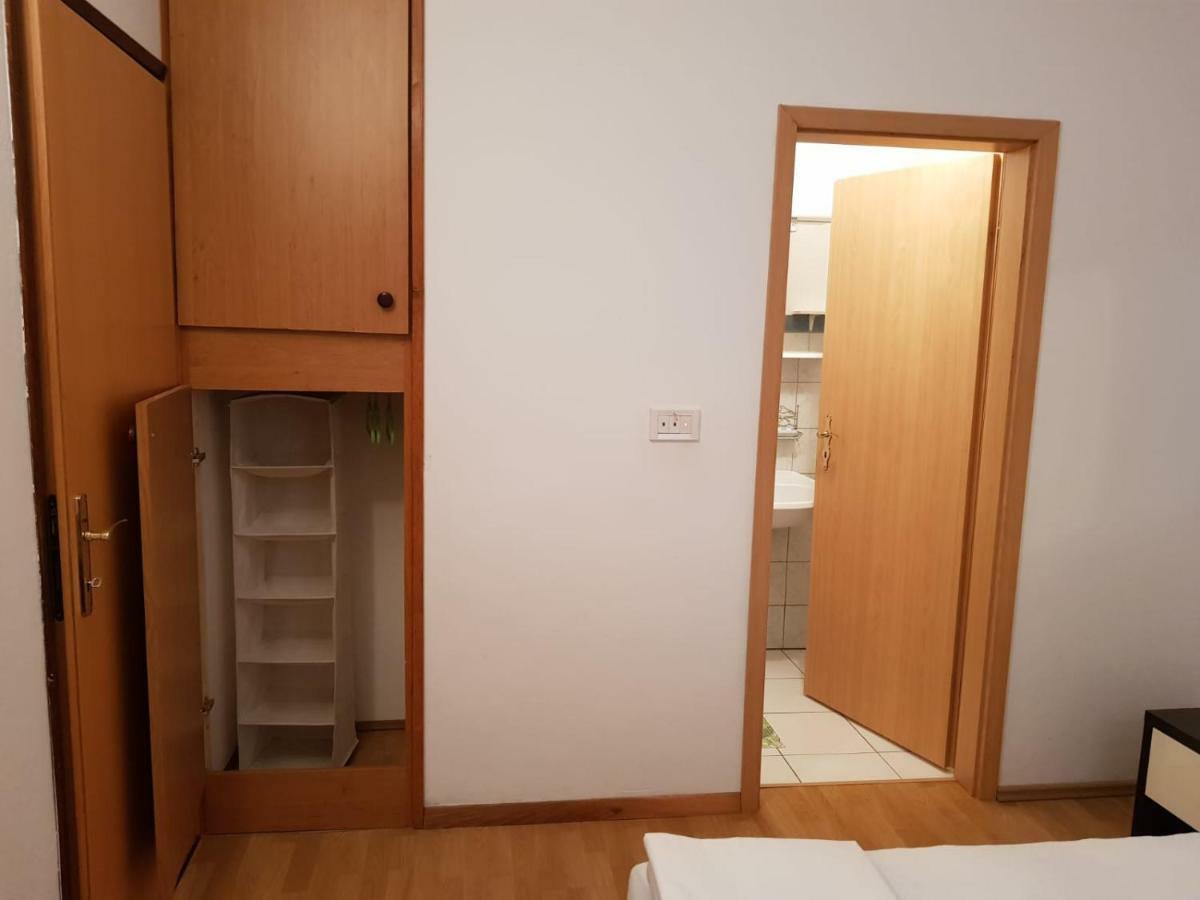 Apartments Josica Сень Екстер'єр фото